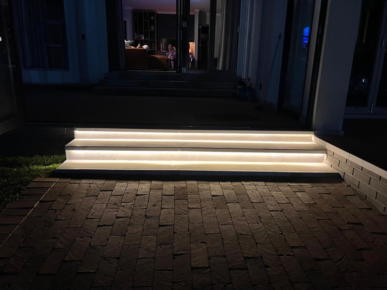 Illuminated step lighting installation